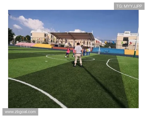 毕节东辰小学足球课助力学生全面发展 培养团队合作与体育精神